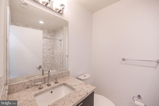 Building Photo - 444 Fairmount Ave