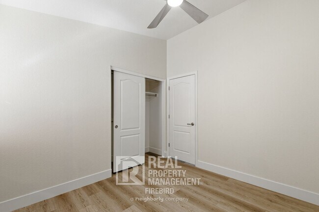 Building Photo - 2420 W Blue Sky Dr