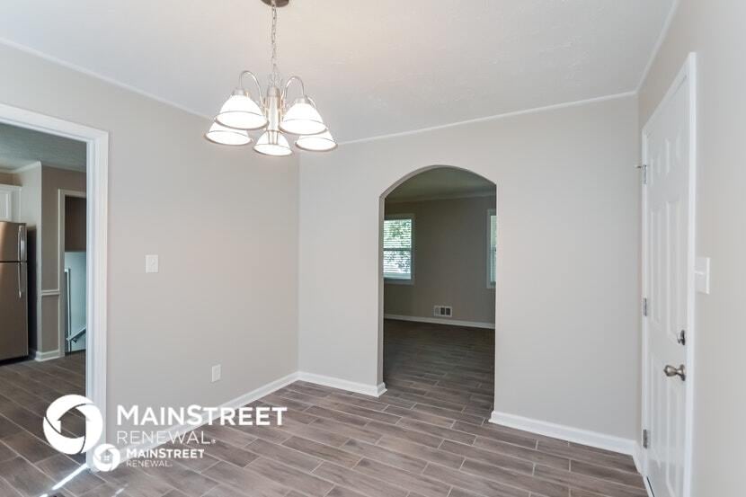 Building Photo - 3000 Lakeridge Dr SE