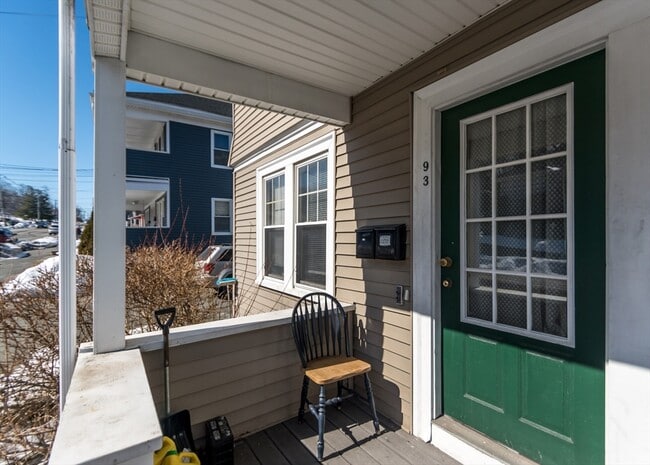 Building Photo - 1093 Main St