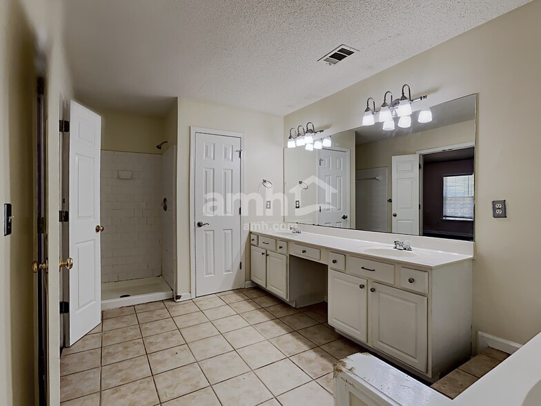 Building Photo - 4180 Glenaire Way NW