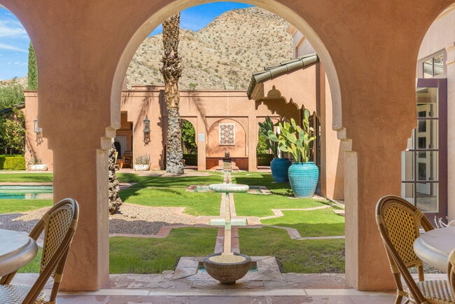 Building Photo - 1650 Ave Sevilla