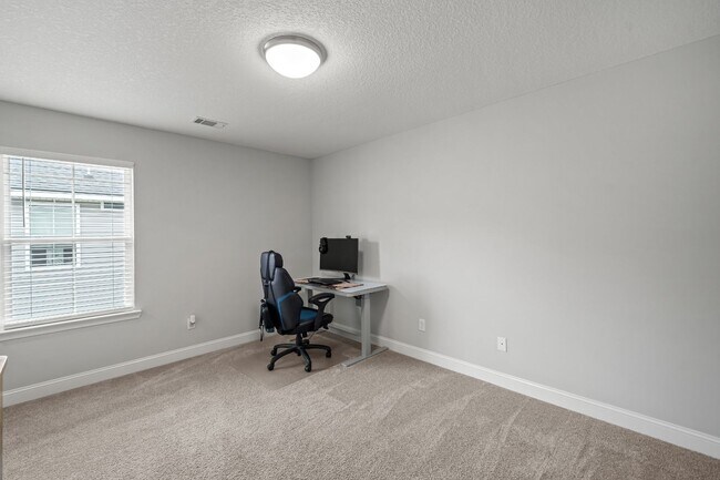 Building Photo - 25 Perlieu Ct