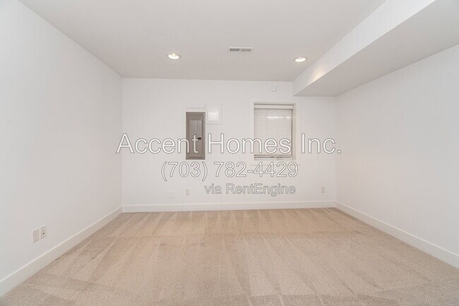 Building Photo - 210 S Patrick St