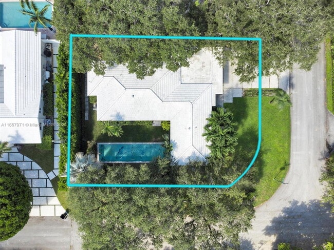 Building Photo - Northeast 99th Street, Miami Shores, FL 33138 - 3 BR 2.5 BA house