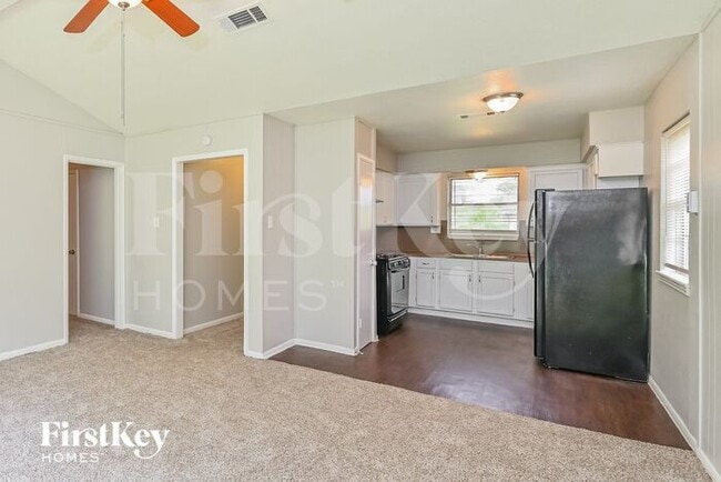 Building Photo - 12811 Claygate Dr