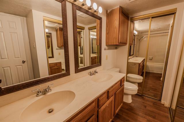 Building Photo - 501 Arbor Creek Dr