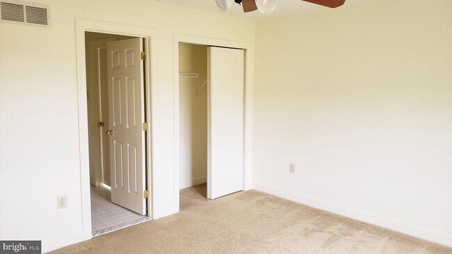 Building Photo - 14 Hayworth Cir