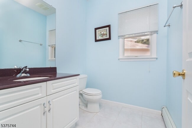 Building Photo - 35 Leah Way