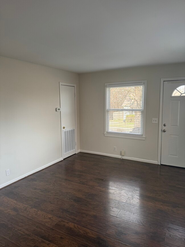 Building Photo - 2909 Clifton Ave