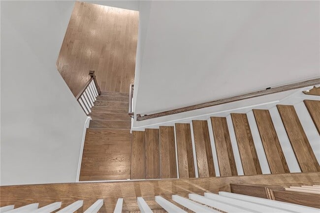 Building Photo - 3638 Moorewood Ln S E