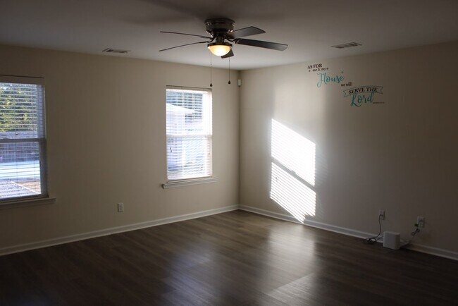 Building Photo - 234 Beckingham Dr