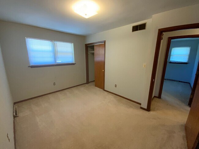 Building Photo - 4208-4210 Rollins Rd