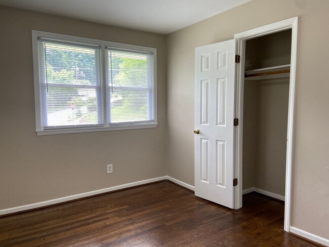 Building Photo - 3 Bedroom, 1 Bathroom House in Winston-Salem