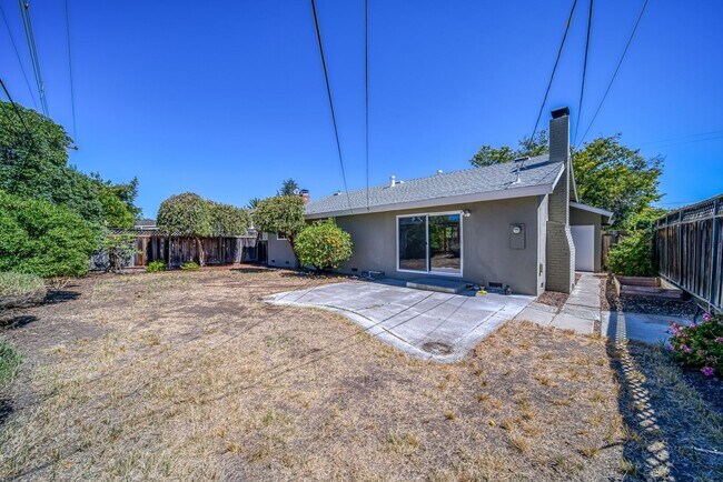 Building Photo - 5741 Seifert Ave