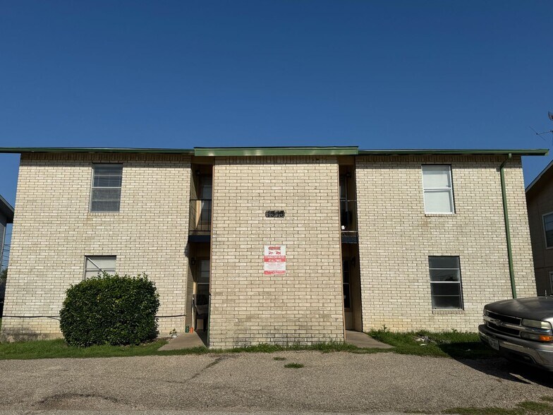 Building Photo - 1313 Quail Cir