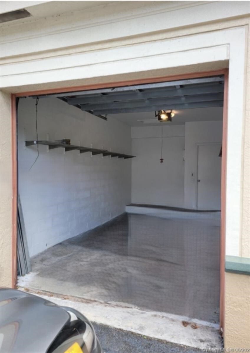 Building Photo - 2412 Centergate Dr
