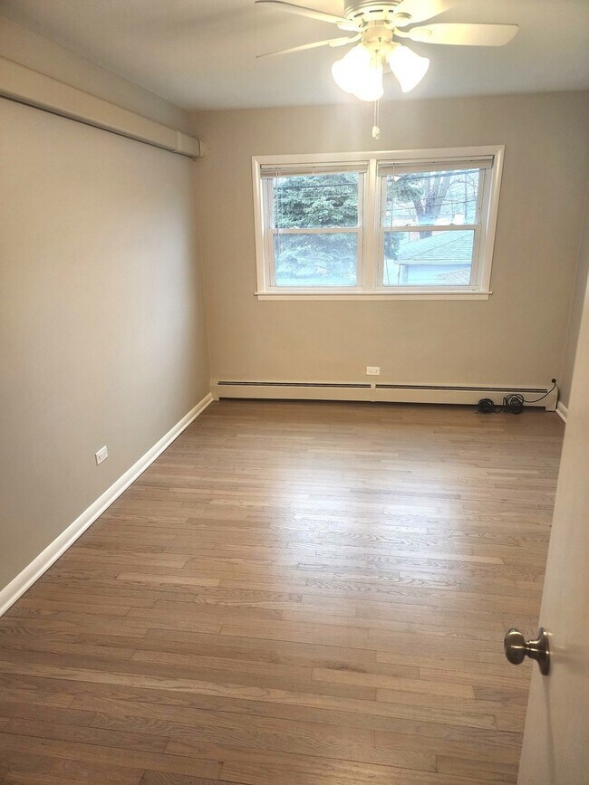 Building Photo - 5910 W Gunnison St