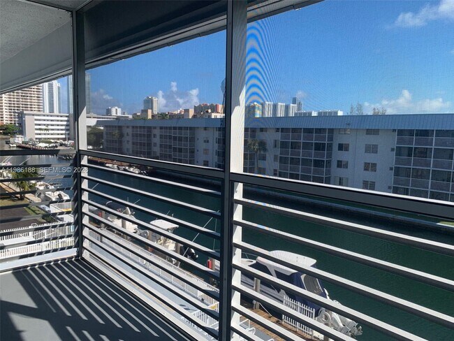 Building Photo - 3750 NE 170th St