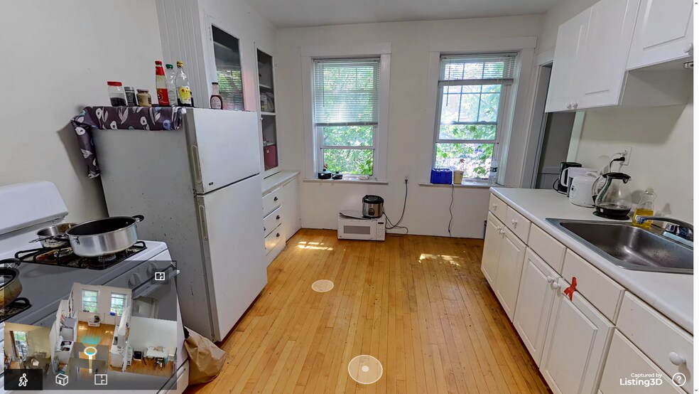 Building Photo - 15 Centre St