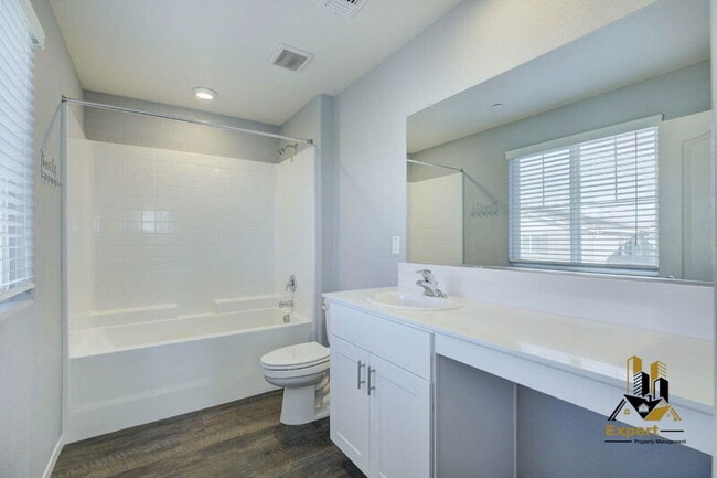 Building Photo - 6048 Emerald Park Ln