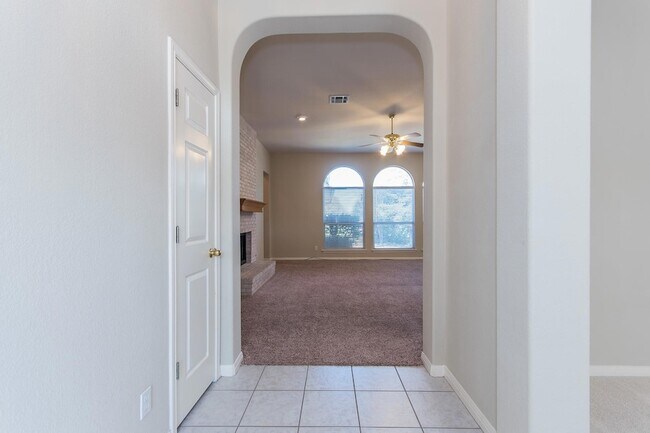 Building Photo - 15808 Chatham Wood Dr