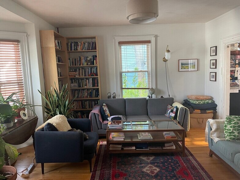 Primary Photo - 69 Clare Ave