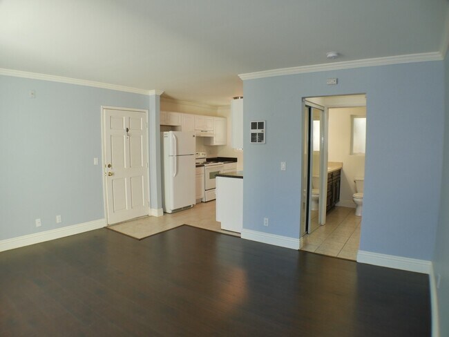 Building Photo - 2850 Reynard Way