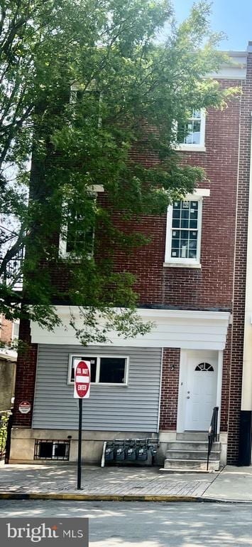 Building Photo - 625 DeKalb St