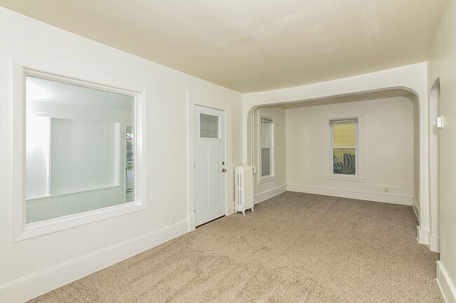 Building Photo - Newly Renovated Single Family Home - GREAT Mpls Location!