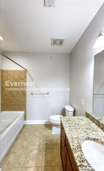 Building Photo - 925 Ingleside Ave