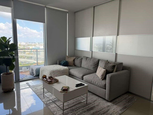 Building Photo - 90 SW 3rd St