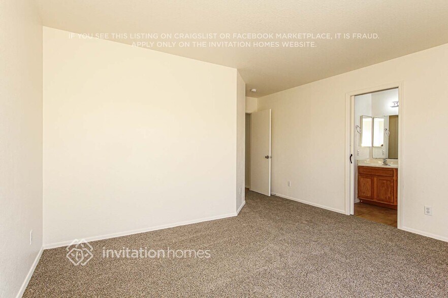 Building Photo - 8416 W Monterey Way