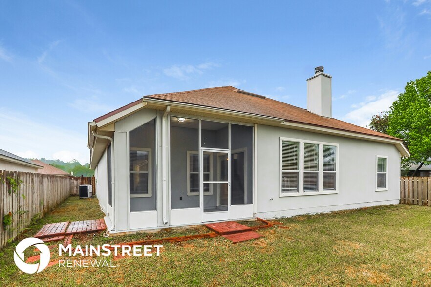 Building Photo - 1556 Glen View St