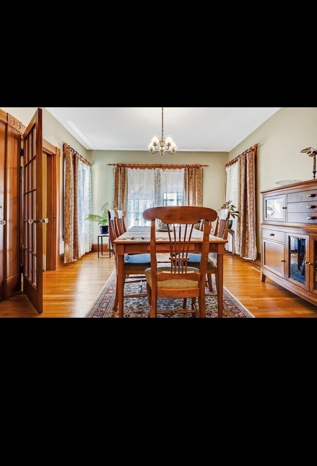 Dinning room - 79 Highland St
