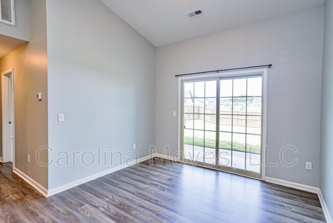 Building Photo - 249 Lockeland Park Dr