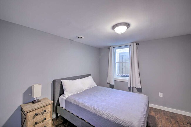 Building Photo - 6447 S Franklin Rd