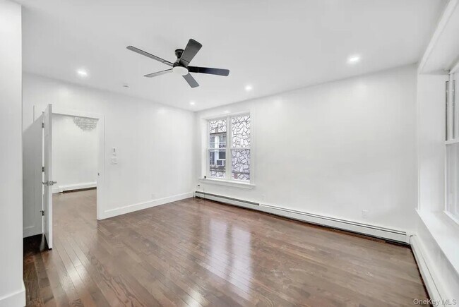 Building Photo - 251 E 46th St