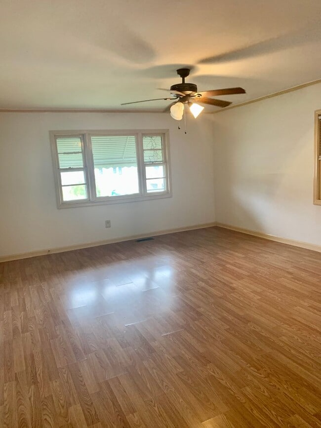 Building Photo - Promise Land North --  Charming 3 bedroom home in heart of Historic Walking District Downtown Mor...