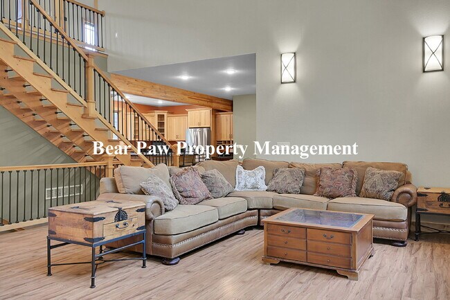Building Photo - Spacious 4-Bedroom Retreat in Scenic Conif...