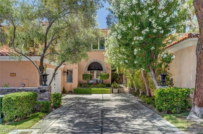 Building Photo - 9005 Opus Dr