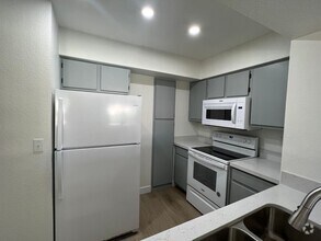 Building Photo - Beautifully Upgraded 2 Br 2 Ba Condo MOVE ...