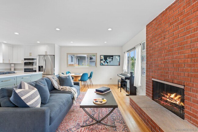 Building Photo - 1154 Sapphire St