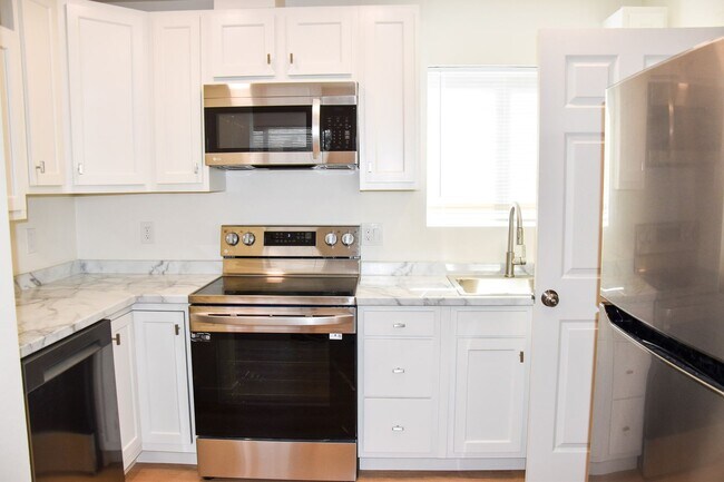 Building Photo - Newly Built Home