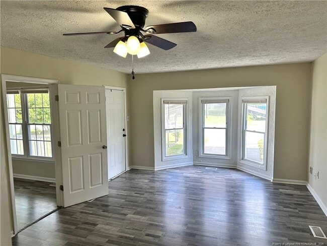 Building Photo - 4938 Tangerine Dr