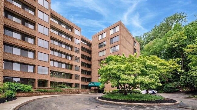 Building Photo - 19 Rock Hill Rd