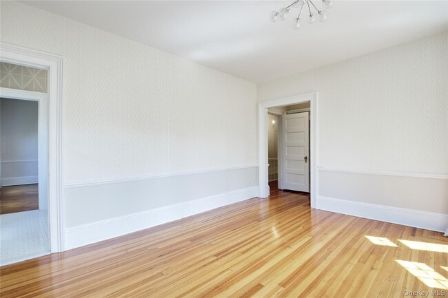 Building Photo - 92 6th St