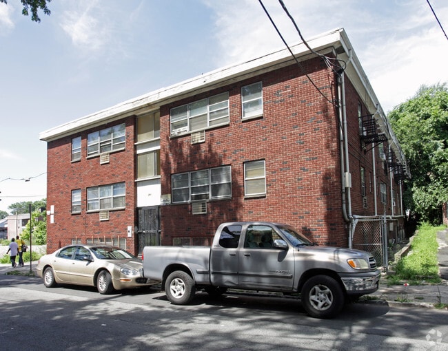Building Photo - 291 Wainwright St