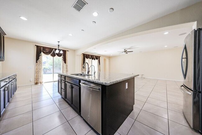 Building Photo - Stunning home located in the heart of Chandler, AZ!