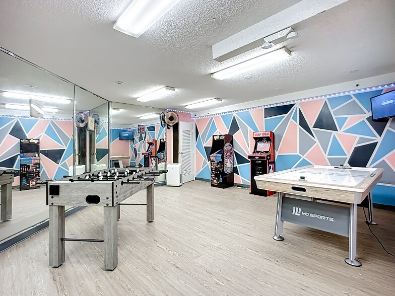 Building Photo - 910 Suemac Rd